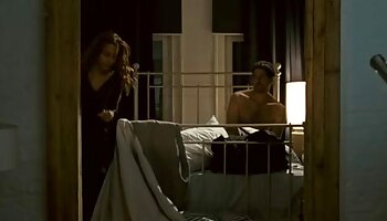 Orgasme videos porno tukif de chatte humide et qui fuit dans l'océan