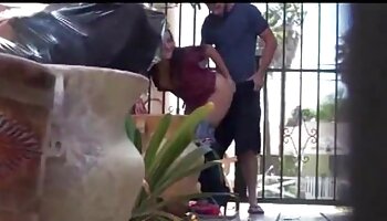 Le film à la maison hardcore de video gratuite erotique Nicole