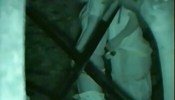Petite videos x de femmes mures mignonne fait disparaître une bite