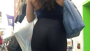 Jouer avec la culotte d'une jeune fille video sexe gratuit streaming
