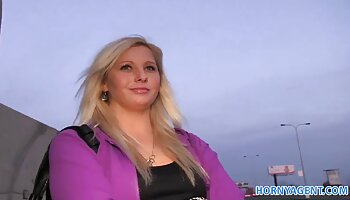 Prime Cups Elise a une les meilleurs videos pornographiques superbe poitrine naturelle
