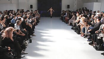 Spectacle porno asiatique parfait avec la magnifique vidéo porno gratuit en ligne Sofia Takigawa - Plus sur javhd.net