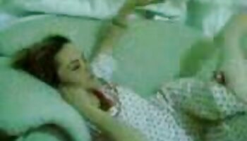 Séance d'étude sexy de Nerdy video sexe lesbienne gratuit Latina