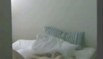 La ravissante ado aux video xxx echangiste longues jambes Vika Lita se fait pilonner